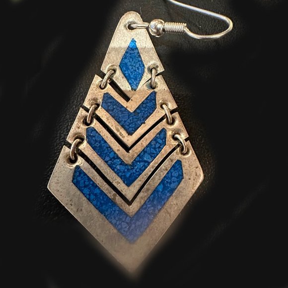 6 earrings of great variety. $27 each set; bundled lot for $132 ($22 each) - Picture 6 of 10